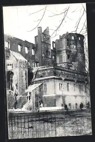 AK Stuttgart, Brand des Alten Schlosses 1931, Teilansicht