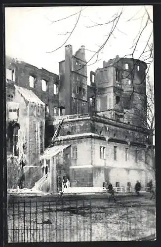AK Stuttgart, Brand des Alten Schlosses 1931, Teilansicht