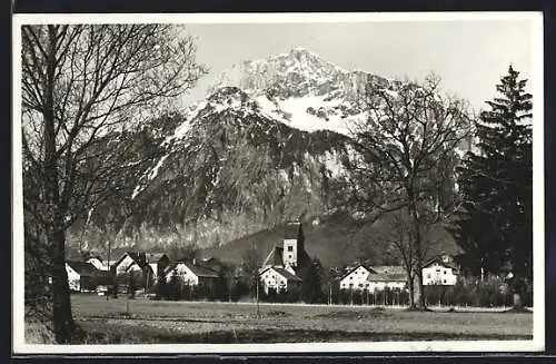 AK Anif, Ortsansicht gegen den Untersberg