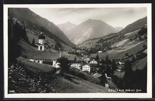 AK Sellrain, Ortspanorama mit Bergen