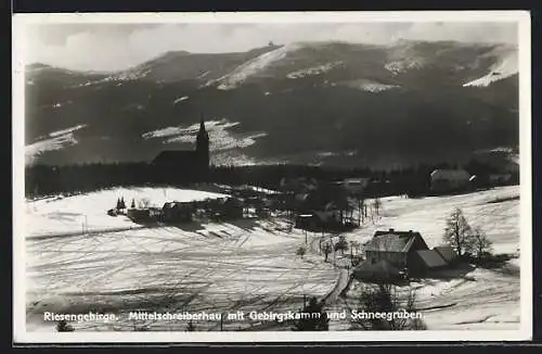 AK Mittelschreiberhau /Riesengebirge, Ortsansicht mit Gebirgskamm und Schneegruben im Winter