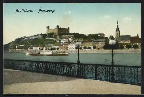 AK Pressburg, Dampfer vor dem Ort