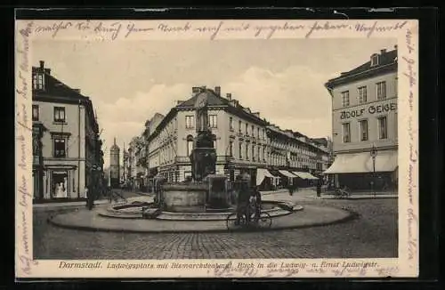 AK Darmstadt, Ludwigsplatz mit Bismarckdenkmal, Blick in die Ludwig- und Ernst Ludwigstr.