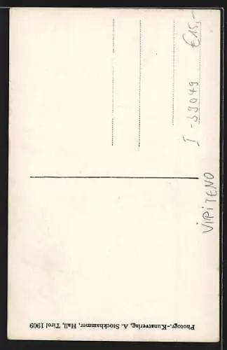 AK Sterzing /Tirol, Strassenpartie am Tor mit Denkmal