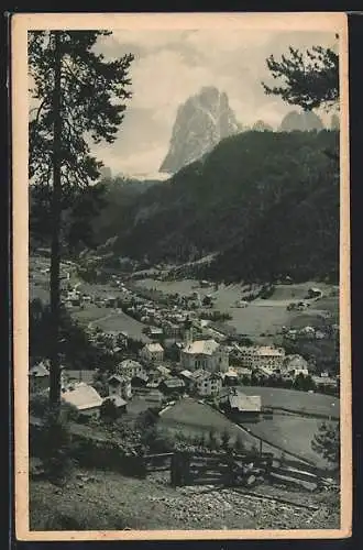 AK Ortisei, Teilansicht mit Bergen