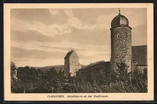 AK Fladungen, Schiefeturm an der Stadtmauer