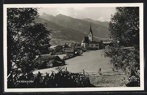 AK Piesendorf, Ortsansicht mit Kirche von einer Anhöhe aus