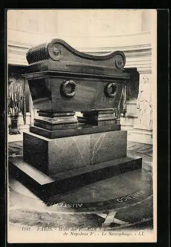 AK Paris, Hôtel des Invalides, Tombeau de Napoleon I.-Le Sarcophage