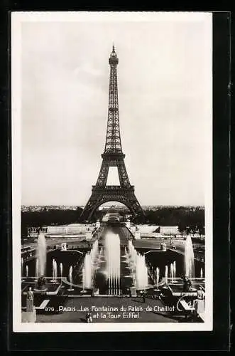 AK Paris, Les fontaines du palais de Chaillot et la Tour Eiffel, Eiffelturm