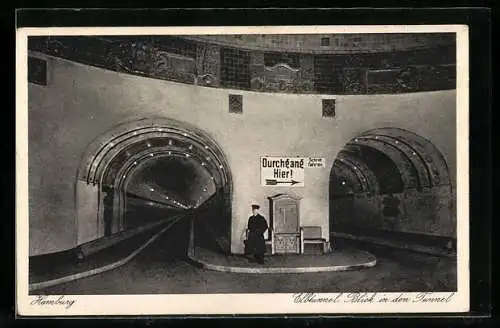 AK Hamburg-St. Pauli, Elbtunnel, Blick in den Tunnel