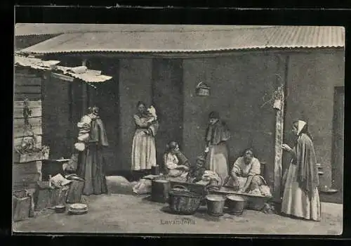 AK Waschfrauen bei der Arbeit in einem Hof