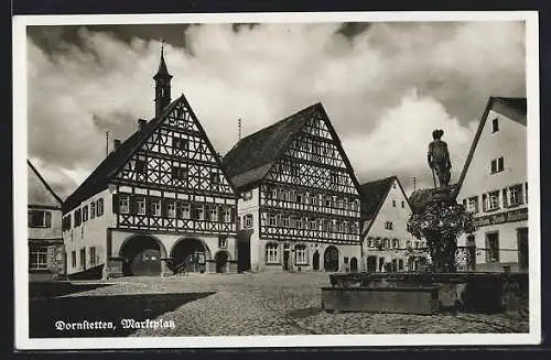 AK Dornstetten, Marktplatz mit Brunnen