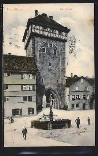AK Reutlingen, Gartentor mit Brunnen