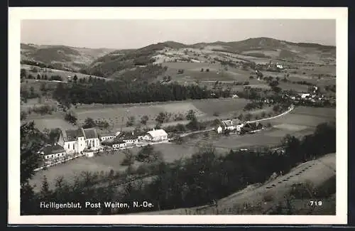 AK Raxendorf /Niederösterr., Heiligenblut mit Wallfahrtskirche von einem Berg aus