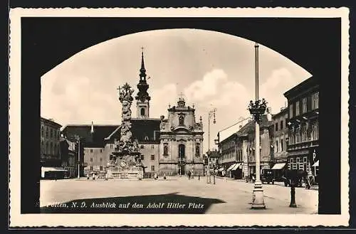 AK St. Pölten /N.-D., Ausblick auf den Platz mit Denkmal