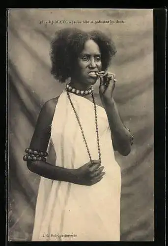 AK Femme Somali, Afrikanerin