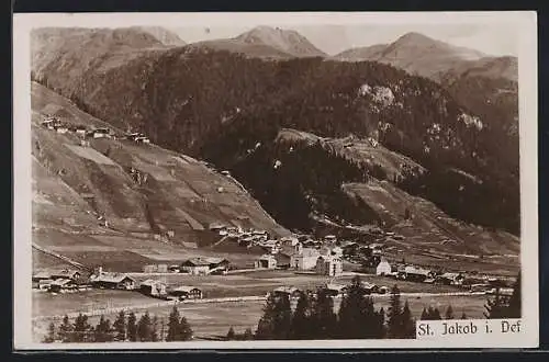 AK St. Jakob i. Def., Ortsansicht gegen Gebirge