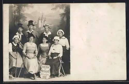 Foto-AK Mariazell, Andenken einer Wandergruppe aus dem Jahre 1916