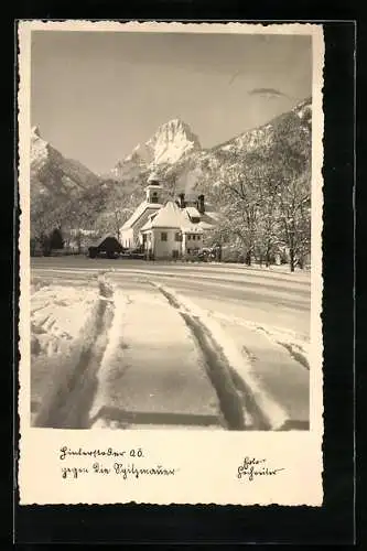 AK Hinterstoder /O.Ö., Ortsansicht gegen die Spitzmauer im Winter