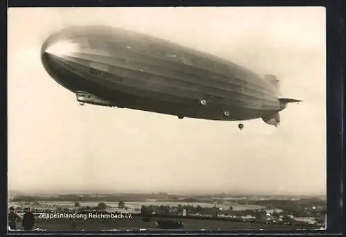 AK Reichenbach, Luftschiff LZ 127 Graf Zeppelin vor der Landung