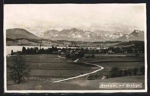 AK Seeham, Gesamtansicht mit Wasser und Gebirge