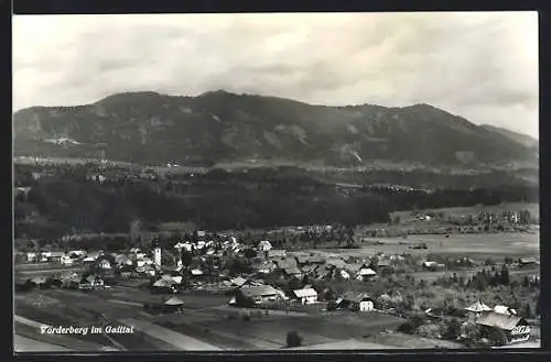 AK Vorderberg im Gailtal, Ortsansicht mit Bergpanorana aus der Vogelschau