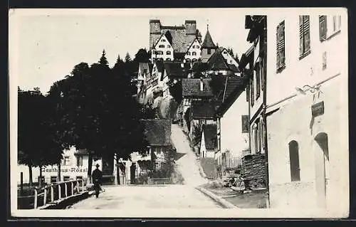 AK Berneck / Schwarzwald, Strassenpartie mit Gasthaus z. Rössl