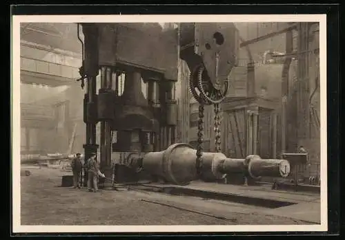AK Essen, Fried. Krupp AG, Fabrikarbeiter an der 4000-t-Presse im Schmiedepresswerk
