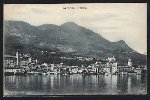 AK Gardone-Riviera, Blick auf den Hafen