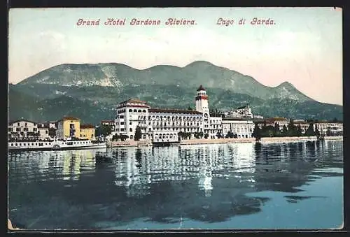 AK Gardone-Riviera, Lago di Garda, Ruderpartie vor dem Grand-Hotel