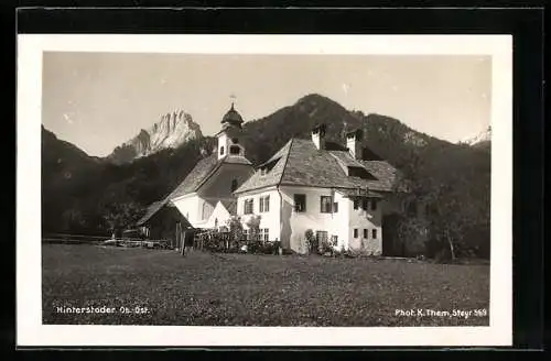 AK Hinterstoder, Partie an der Kapelle, Blick auf die Berge