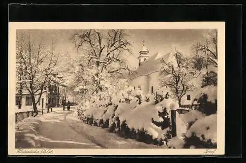 AK Hinterstoder /O. Oe., Strassenpartie mit Kirche im Winter