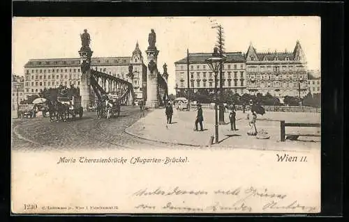 AK Wien, Kutschen und Passanten auf der Maria Theresienbrücke