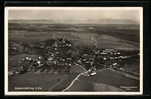 AK Ostermiething /O.-Oe., Teilansicht mit Kirche, Fliegeraufnahme