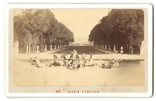 Fotografie unbekannter Fotograf, Ansicht Versailles, Bassin d`Apollon, Blick zum Schloss