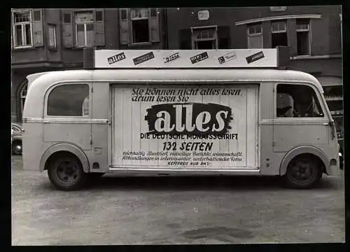 Fotografie Otto Matz, Rastatt / Baden, Lastwagen / Kastenwagen, fahrender Kiosk mit Reklame der Zeitschrift alles