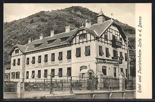 AK Spitz a. d. Donau, Hotel-Touristenheim mit Brücke und Bergblick