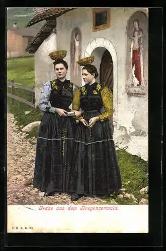 AK Bregenzerwälderinnen in Tracht beim Kirchgang