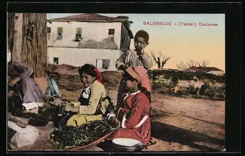 AK Salonique, Costumes (Tekkèli)