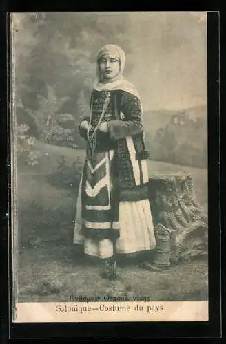 AK Salonique, Costume du pays, Griechin in Tracht