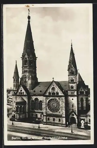 AK Berlin-Charlottenburg, Gesamtansicht der Kaiser Wilhelm-Gedächtniskirche