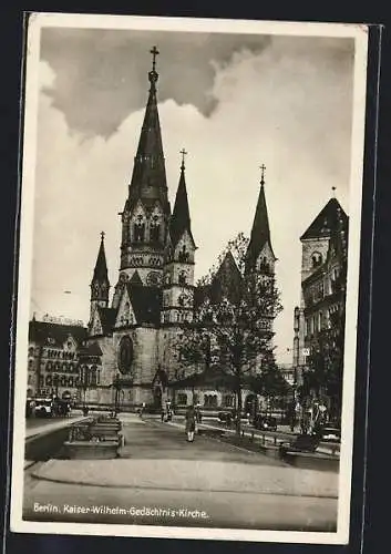 AK Berlin-Charlottenburg, Seitenansicht der Kaiser-Wilhelm-Gedächtnis-Kirche