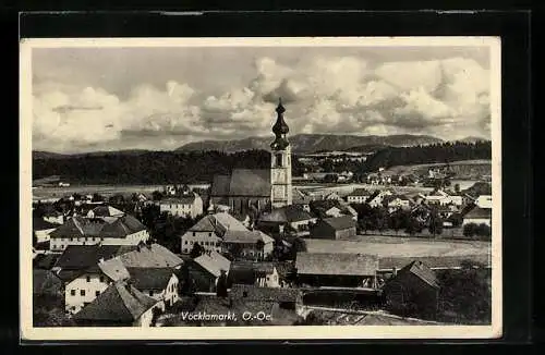 AK Vöcklamarkt, Ortspartie mit Zwiebelturm aus der Vogelschau