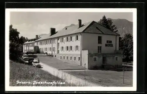 AK Goisern, Autos vor dem Jodschwefelbad