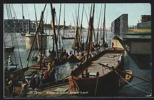 AK Le Caire, Groupe de barques passant le pont
