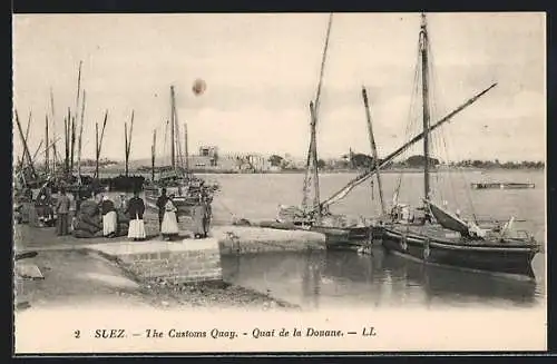 AK Suez, the Custom-Houses Quay, Schiffe am Hafenufer