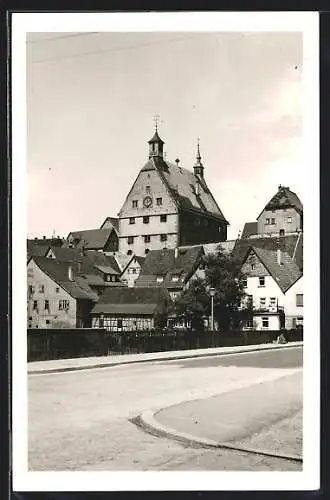 AK Besigheim /Württ., Ortspartie mit dem Rathaus