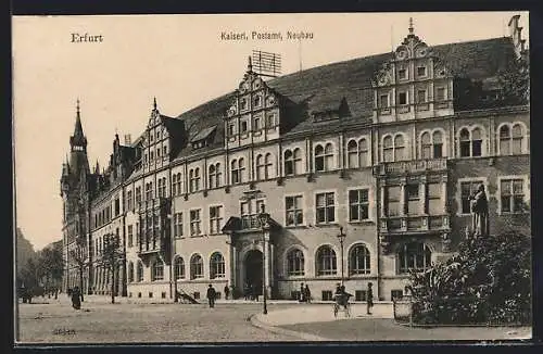 AK Erfurt, Strassenpartie am Neubau d. Kaiserl. Postamts