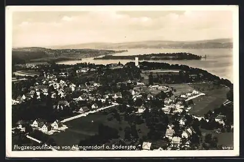 AK Allmannsdorf, Ortsansicht mit Kirche, Turm und Bodensee, Flugzeugaufnahme