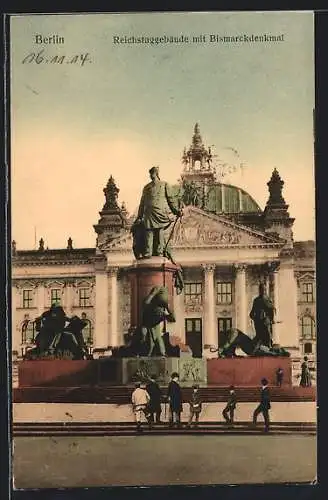 AK Berlin, Reichstaggebäude mit Bismarckdenkmal
